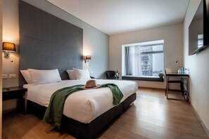 3 Schlafzimmer, Schreibtisch, Bügeleisen/Bügelbrett, WLAN