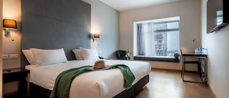 1 slaapkamer, een bureau, een strijkplank/strijkijzer, wifi