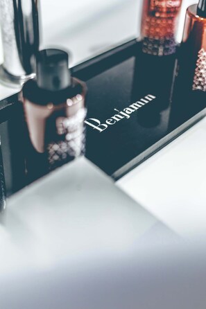 Dutxa, assecador de cabells i tovalloles 