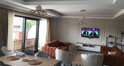 Cozy Retreat with Stunning Nature Views – Perfect Getaway!