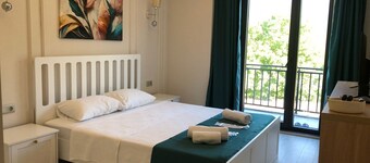 Cozy Retreat with Stunning Nature Views – Perfect Getaway!