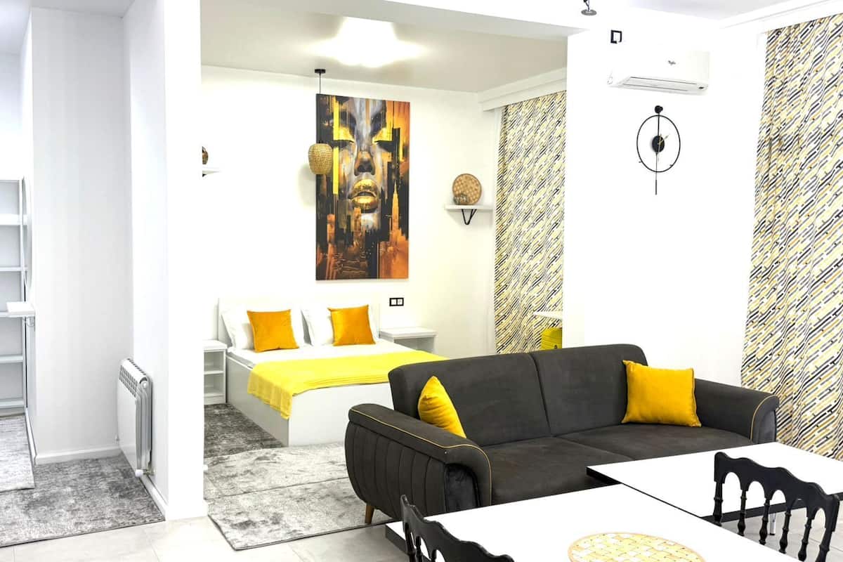 經典公寓 | 書桌、筆電工作空間、免費無線上網