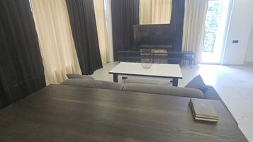 Luxury Double Room | Desk, laptop workspace, free WiFi