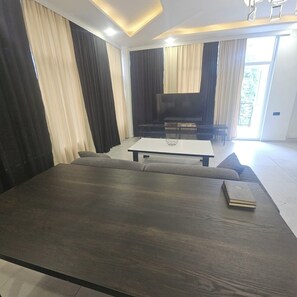 Doppia Luxury | Una scrivania, postazione laptop, Wi-Fi gratuito