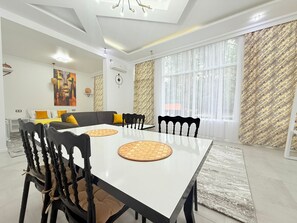 Classic Apartment | Desk, laptop workspace, free WiFi - batumi green park hotel (Batumi)
