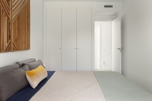 Iron/ironing board, free WiFi, bed sheets - Modern Apartment with Rooftop Pool - Carvajal (Fuengirola)