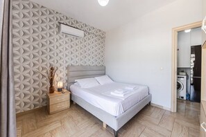 Unclassified image, 3 of 30, button - Saranda Bay Retreat - 1BR Apartment by PikHost (Sarandë)