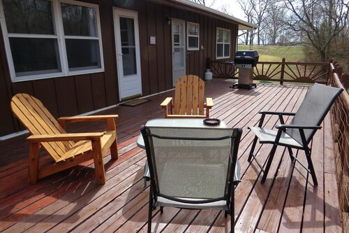 Rustic Cabin Rental near Meramec State Park, Missouri