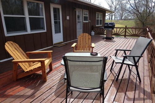 Rustic Cabin Rental near Meramec State Park, Missouri