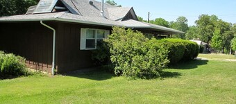 Rustic Cabin Rental near Meramec State Park, Missouri