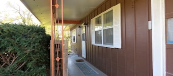 Rustic Cabin Rental with a Wood-Burning Stove near Meramec State Park, Missouri