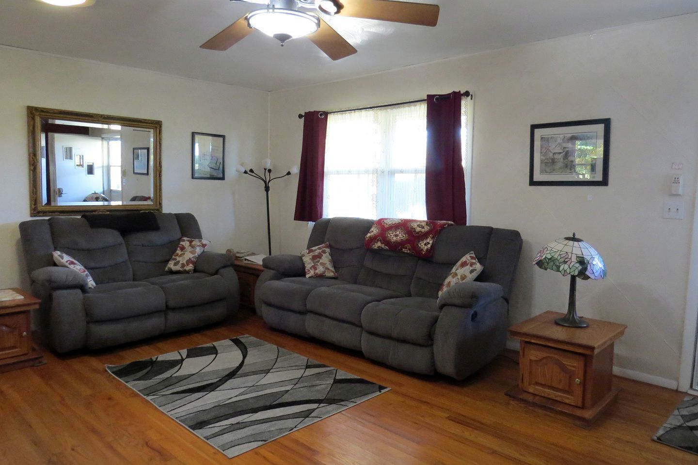 TV, lettore DVD, videoteca