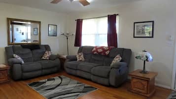 TV, lettore DVD, videoteca