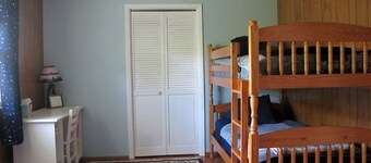 Rustic Cabin Rental near Meramec State Park, Missouri