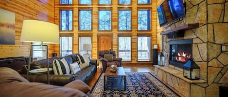 キャビン ベッド (複数台) スパ浴槽 ガーデンビュー (Hoot's Hideaway) | リビング エリア