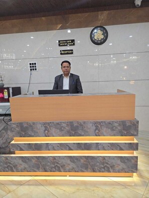 Lobby - Hotel The Royal Knot (Kanpur)