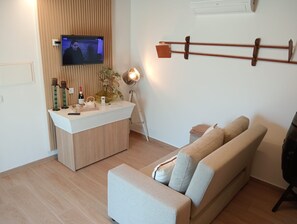 Living area - Villa Fernandes Recantotransmontano: Mountain View, Wi-Fi & Air Conditioning (Macedo de Cavaleiros)