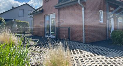 Ferienhaus ,,Sanddüne“ Wohnung Lee (links Haustiere willkommen) in Zierow