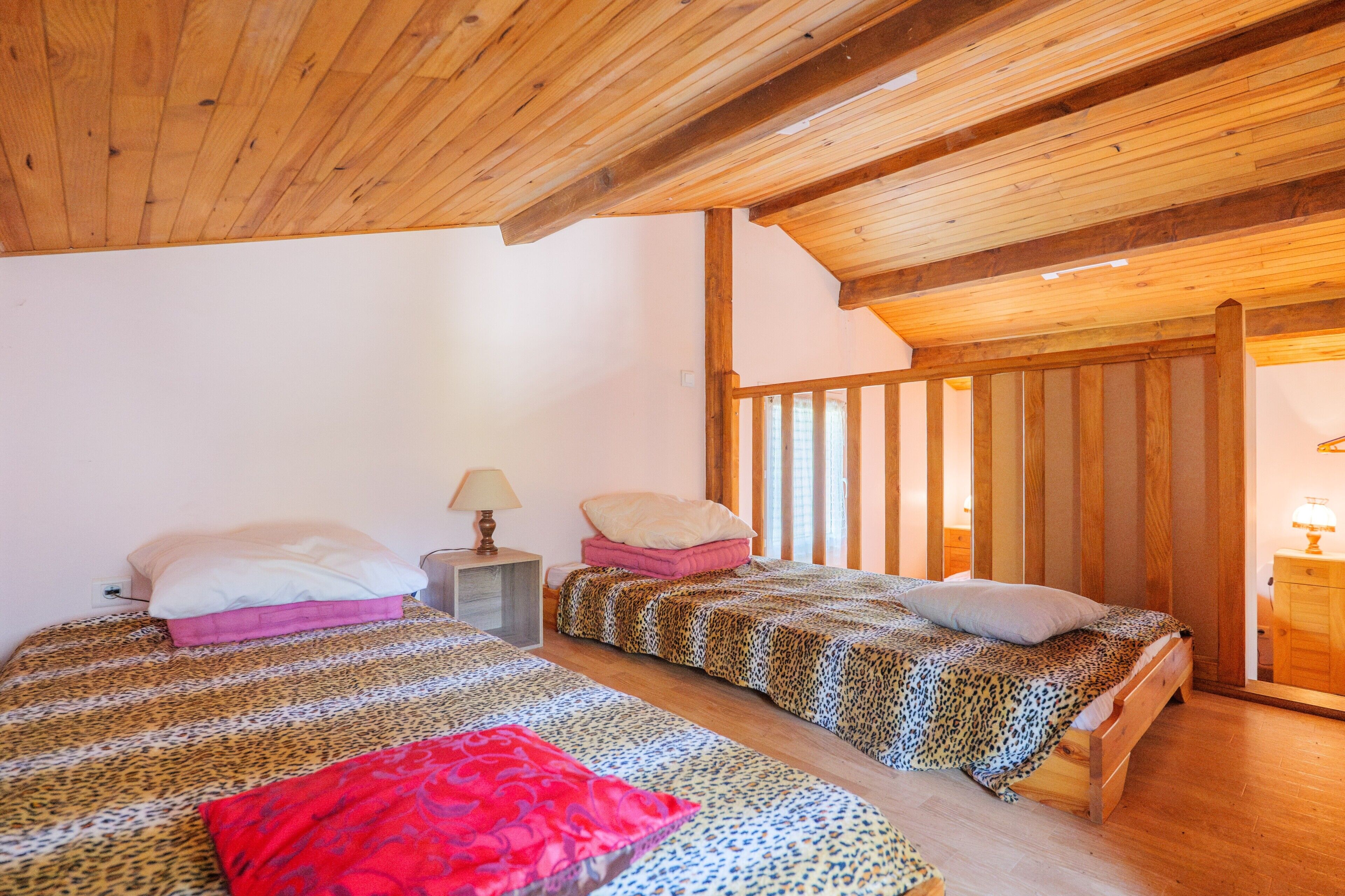 2 chambres, fer et planche à repasser, draps fournis