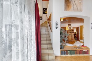 Interior - Holiday Home 'Haus Domblick' with Private Terrace, Shared Garden & Wi-Fi (Gückingen)