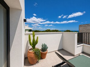 Deluxe Penthouse, Sea View | Terrace/patio