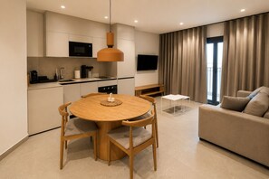Comfort Apartment, 1 Queen Bed with Sofa bed, Non Smoking | Interior