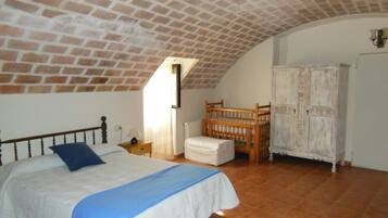 3 chambres, fer et planche Ă repasser, Wi-Fi, draps fournis