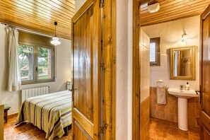 3 bedrooms, iron/ironing board, WiFi, bed sheets - La Morera de Mas Pareta (Fonolleres (Parlavà))