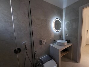 Ảnh chưa phân loại, 3 trong số 11 ảnh, nút