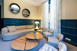 Unclassified image, 5 of 29, button - Characterful Bourgeois House with One-Hectare Park (Tarare)