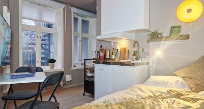 Cozy, Central Studio by the Bus Station