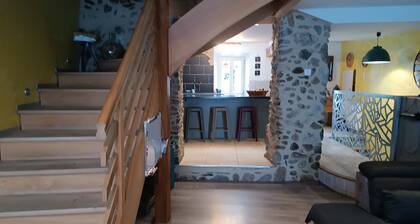 Quiet mountain village house beautiful landscape pets welcome