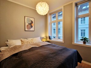 3 chambres, fer et planche à repasser, lit de bébé portatif, Wi-Fi