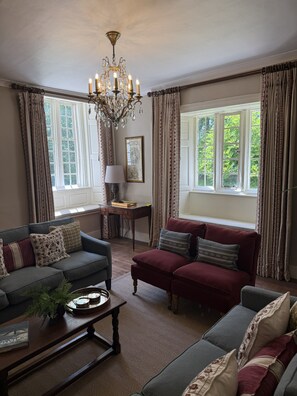 Smart TV, fireplace, video library - Park Lodge, charming countryside stay near Lulworth Cove (East Lulworth)