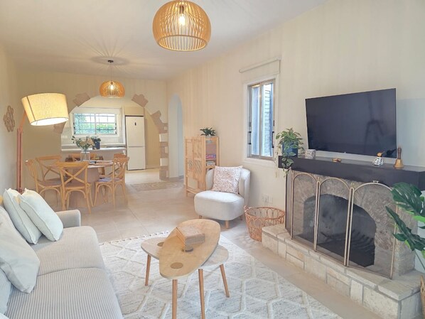 Room - Ambrosia Townhouse by Staycom (Paphos)