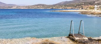 Aloustina Apartment for 4, 50m from the Sea in Archangelos