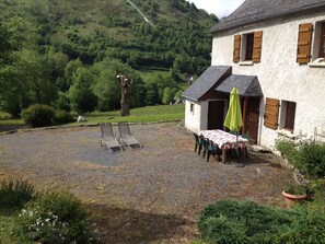 Outdoor dining - l'estagnol - 3* gîte in the heart of the mountains - 35 m2 (Arrens-Marsous)