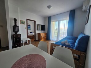 1 bedroom, WiFi, bed sheets - Vacation apartment with garden and barbecue facilities - Apartman 3 (Valbandon)