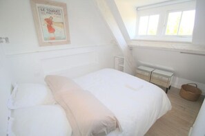 3 bedrooms, iron/ironing board, Internet, bed sheets - Charming apartment in Maison Touquettoise (Paris)