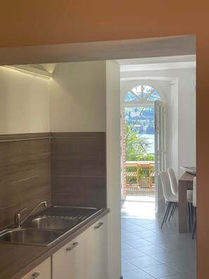 Interior - Lake view with garden (Como)