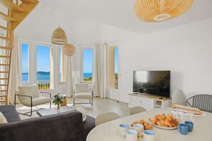 Dining - Exceptional sea-facing duplex (Hyères)