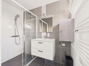 Shower, hair dryer - 350m from Port – Apartment for 4 with terrace (Le Pouliguen)