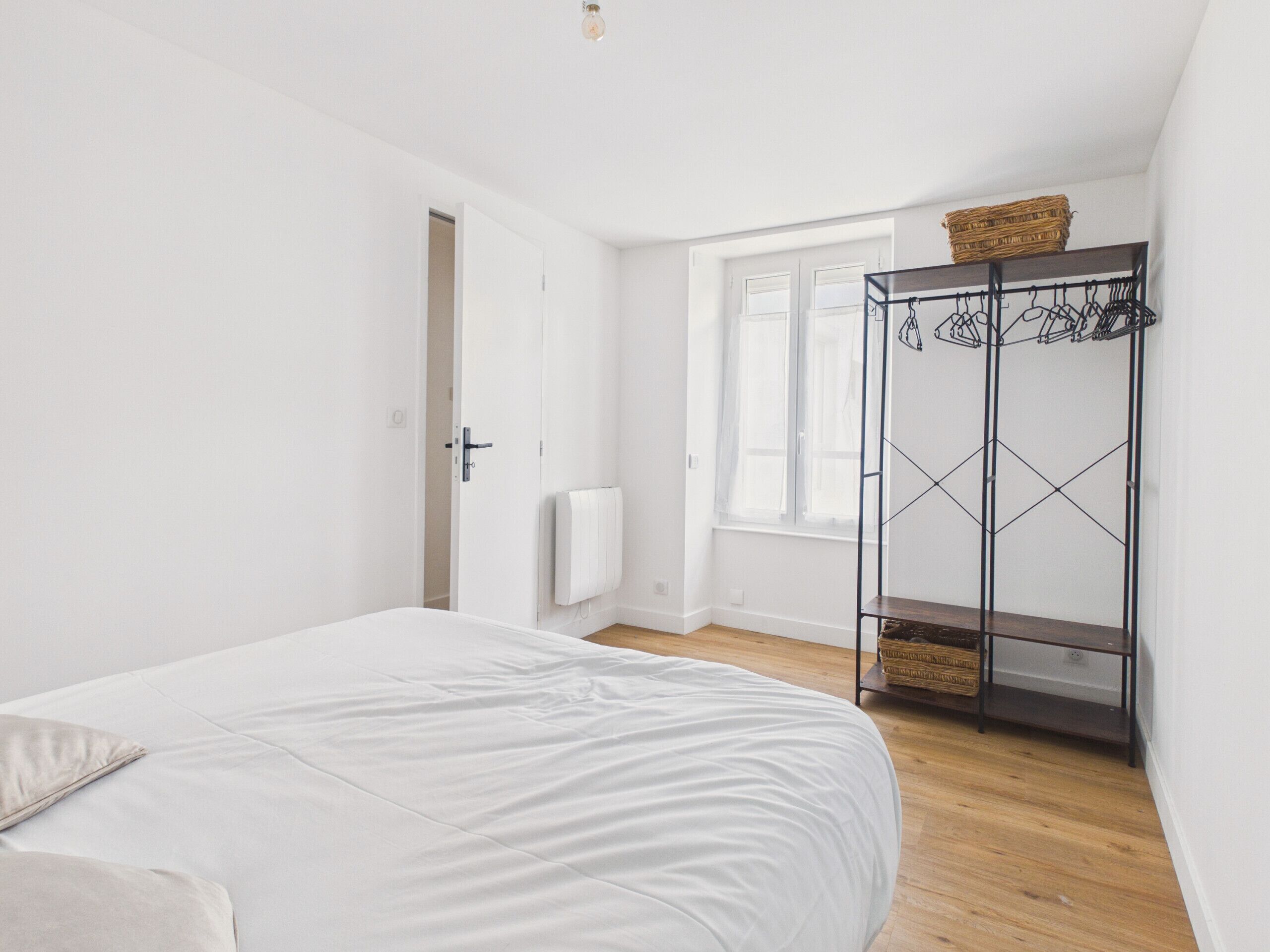 2 habitaciones, tabla de planchar con plancha y wifi gratis 