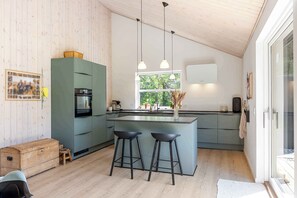 Réfrigérateur, four, plaque de cuisson, lave-vaisselle