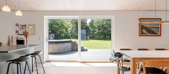 New and modern holiday home with hot tub