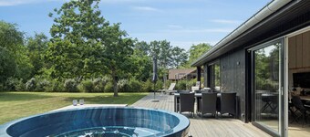New and modern holiday home with hot tub