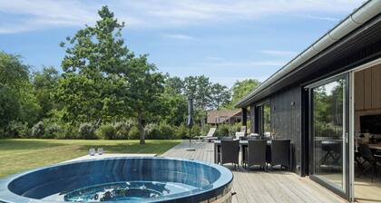 New and modern holiday home with hot tub