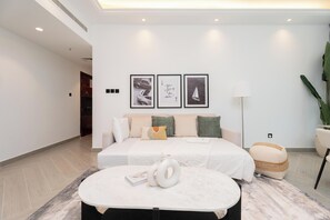 ดีลักซ์อพาร์ทเมนท์, 1 ห้องนอน, ระเบียง, วิวท่าเรือ | ภายใน