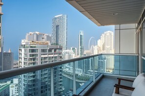 Apartamento luxo, 1 quarto, sacada, vista para a marina | Vista para a cidade