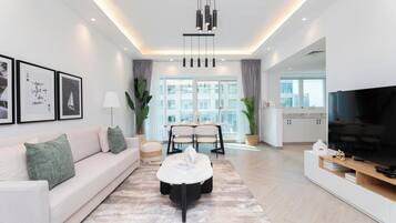 Deluxe Apartment, 1 Bedroom, Balcony, Marina View | Living area